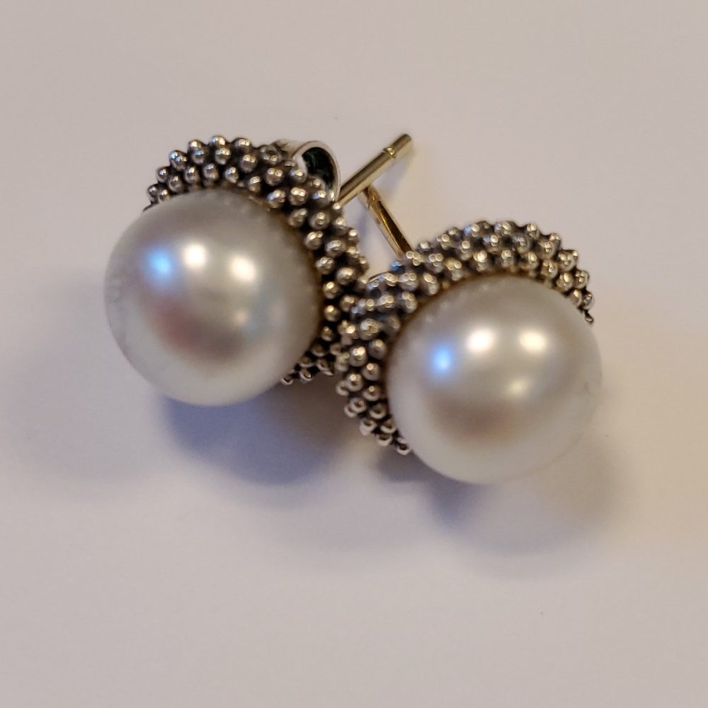 Auth Luna Pearl Small Stud Earrings